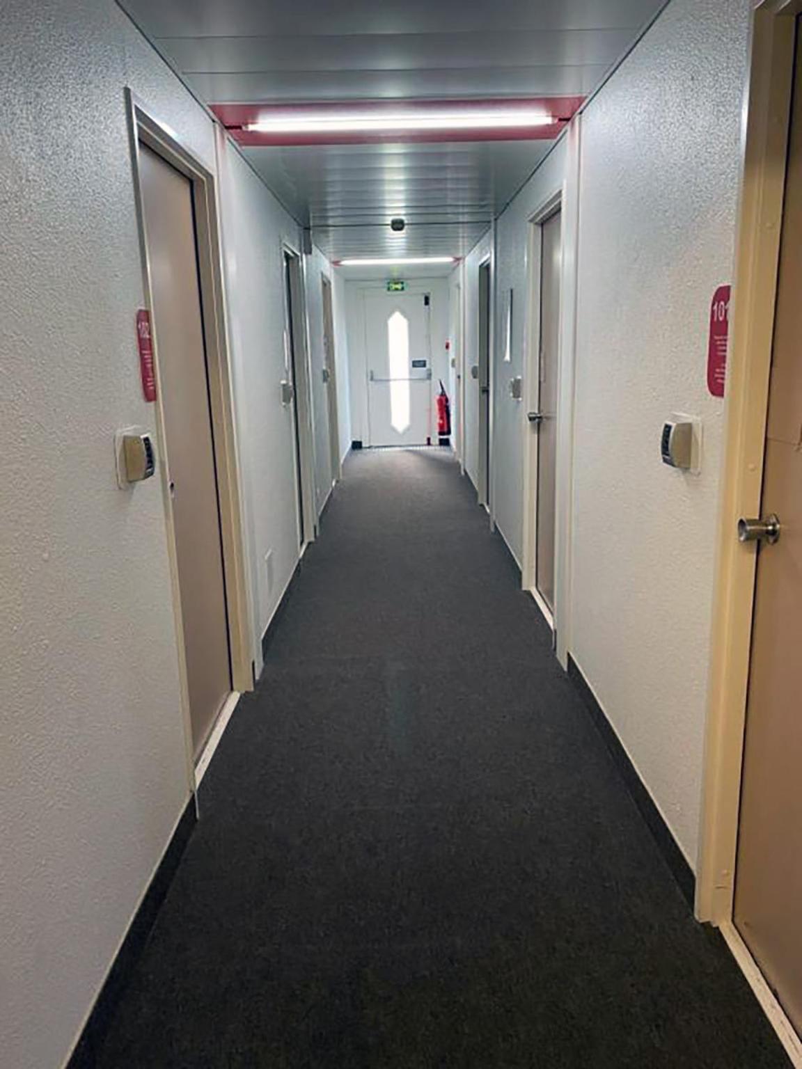 Krystal Hotel Saint-Quentin-Fallavier Eksteriør bilde